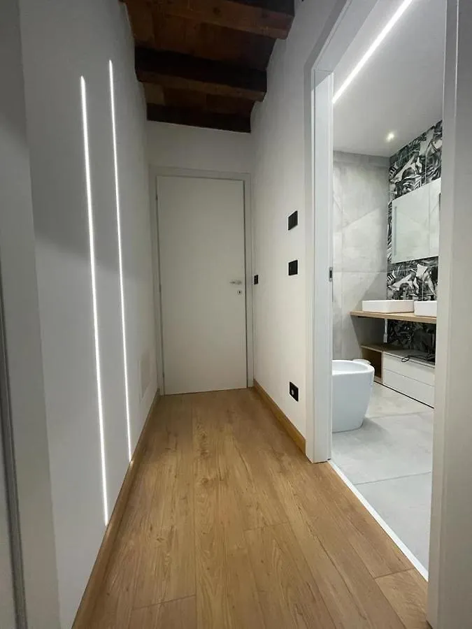 Teodorico Room & Apartment Verona Gæstehus