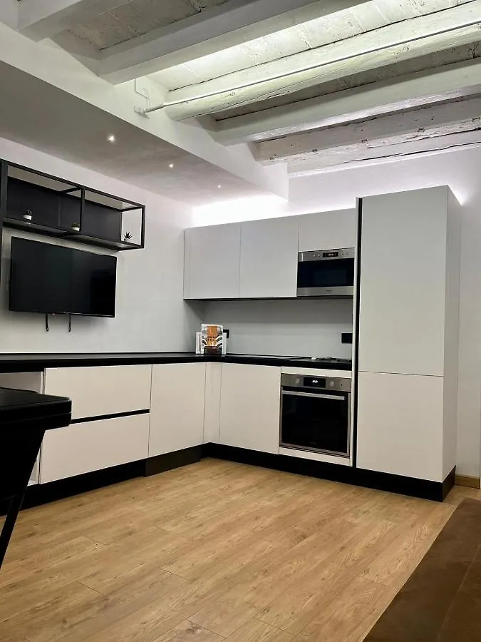 Teodorico Room & Apartment Verona Gæstehus